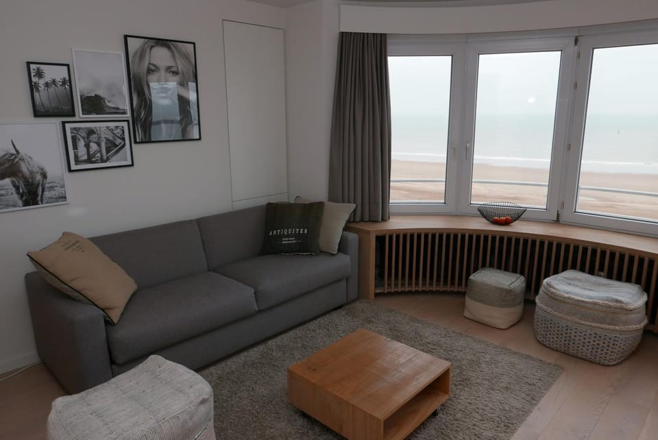 Bed, Sea view