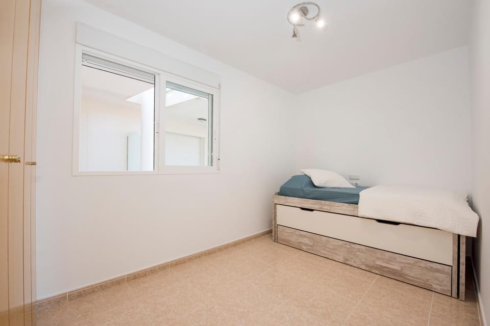 Bedroom, bunk bed