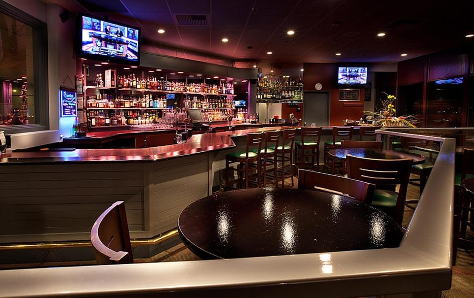 Restaurant/places to eat, Lounge or bar, Dining area, On site, Meals, Lunch, Dinner