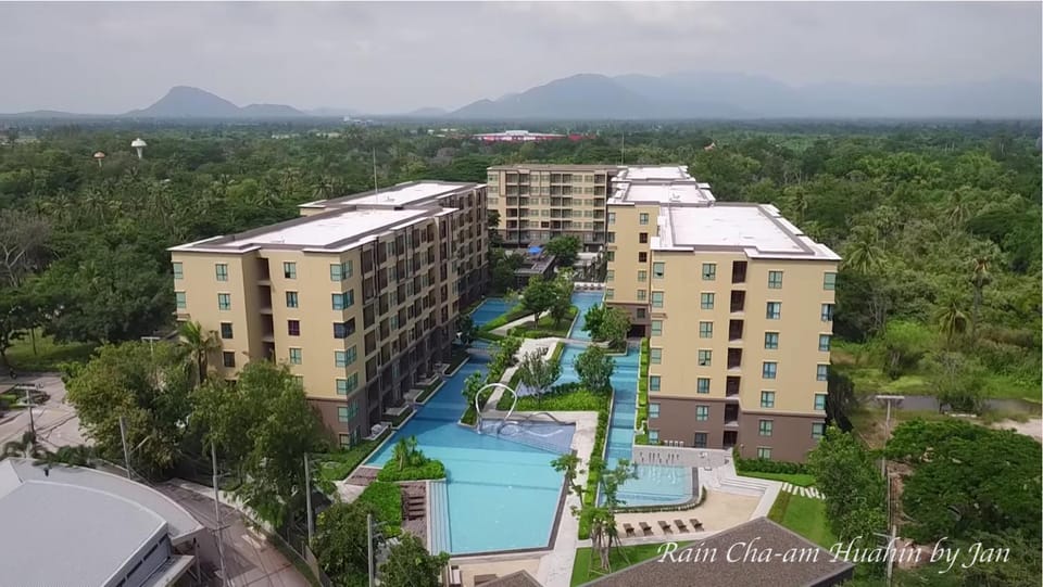 Property building, Bird's eye view, Garden, Garden view, Landmark view, Mountain view, Pool view, Sea view, Swimming pool
