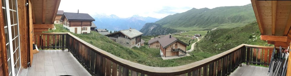 Balcony/Terrace, Mountain view