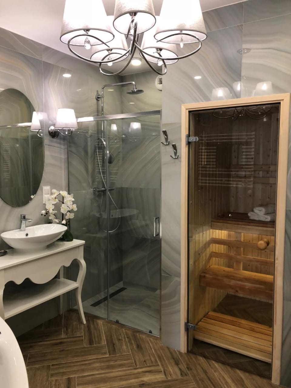 Shower, Toilet, Hot Tub, Sauna, Bathroom, Spa and wellness centre/facilities