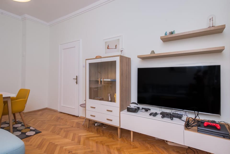 TV and multimedia, Living room