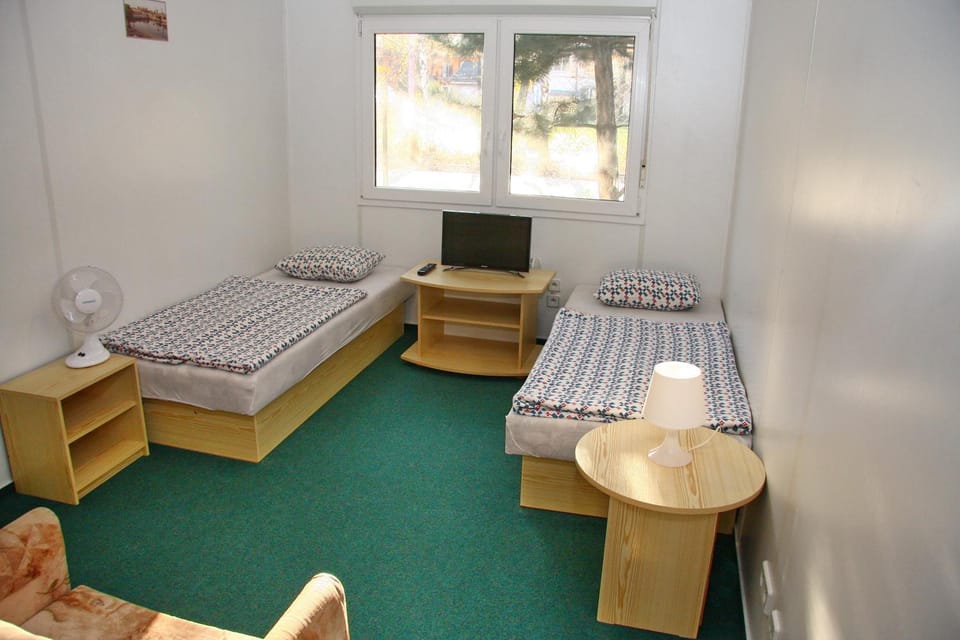 Photo of the whole room, children
