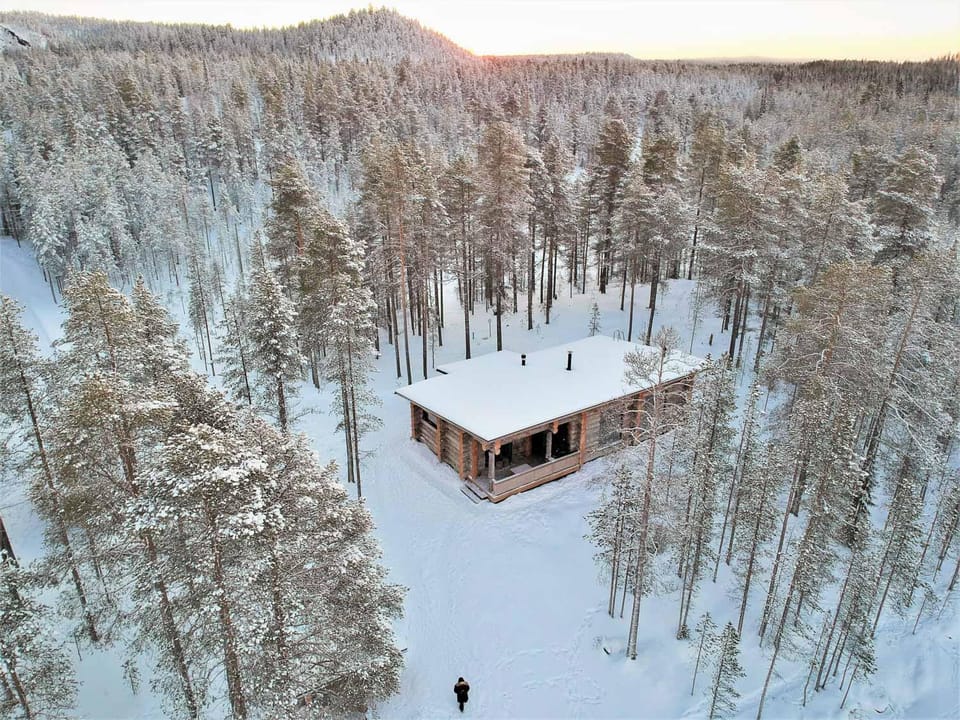 Villa Konttaisenranta Chalet in Lapland