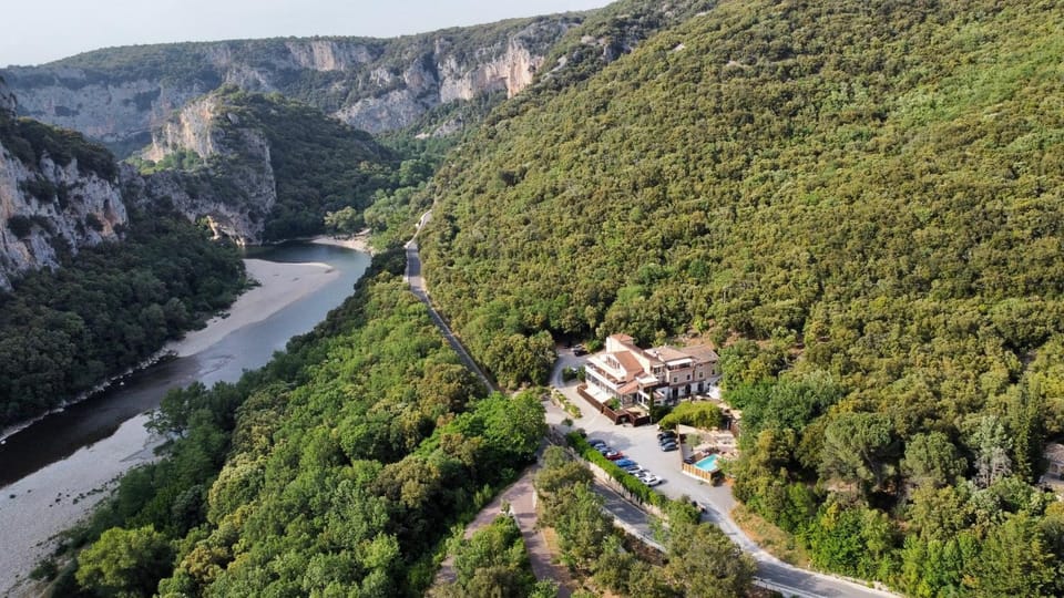 Nearby landmark, Neighbourhood, Natural landscape, Bird's eye view, Mountain view, River view