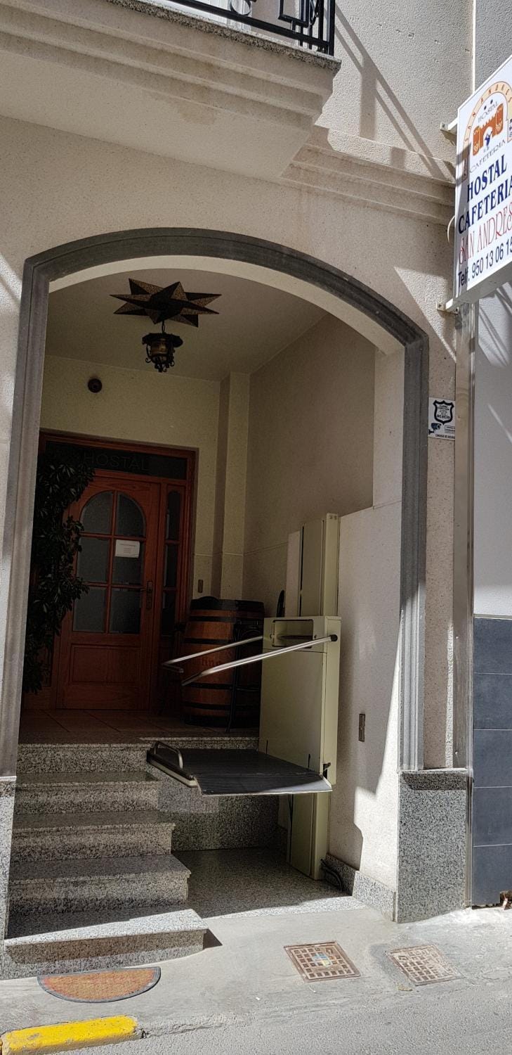 Facade/entrance