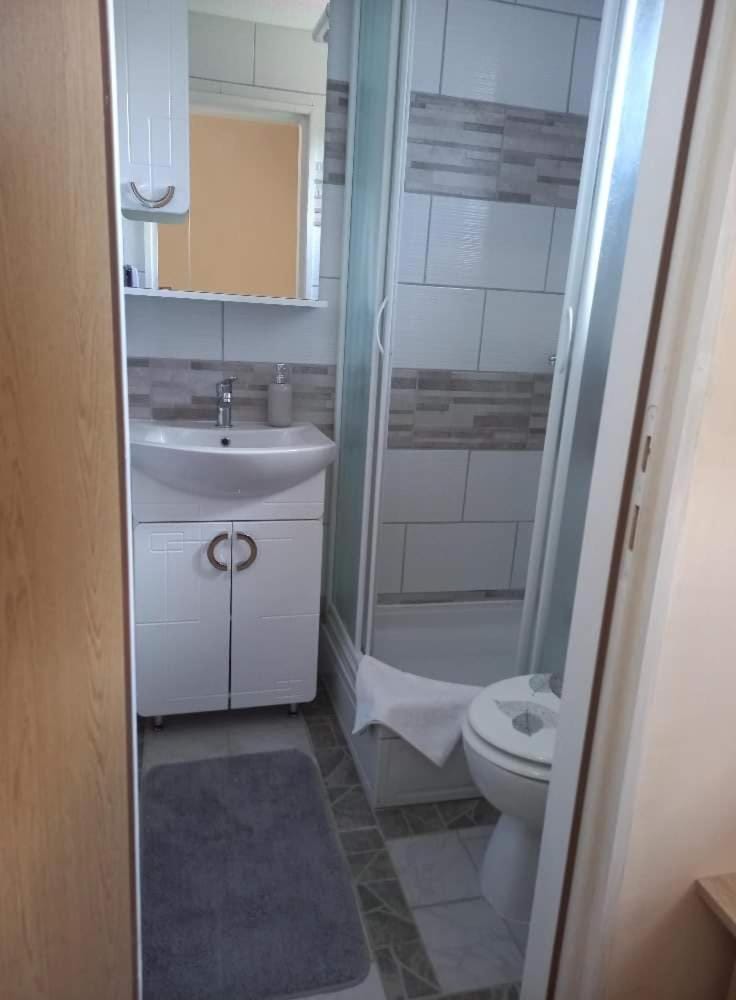 Rooms Luka Bed and Breakfast in Lika-Senj County