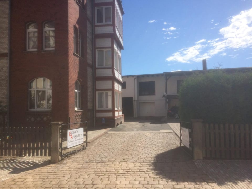 Property building, Facade/entrance