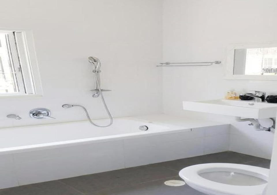 Shower, Toilet, Bathroom, Bath