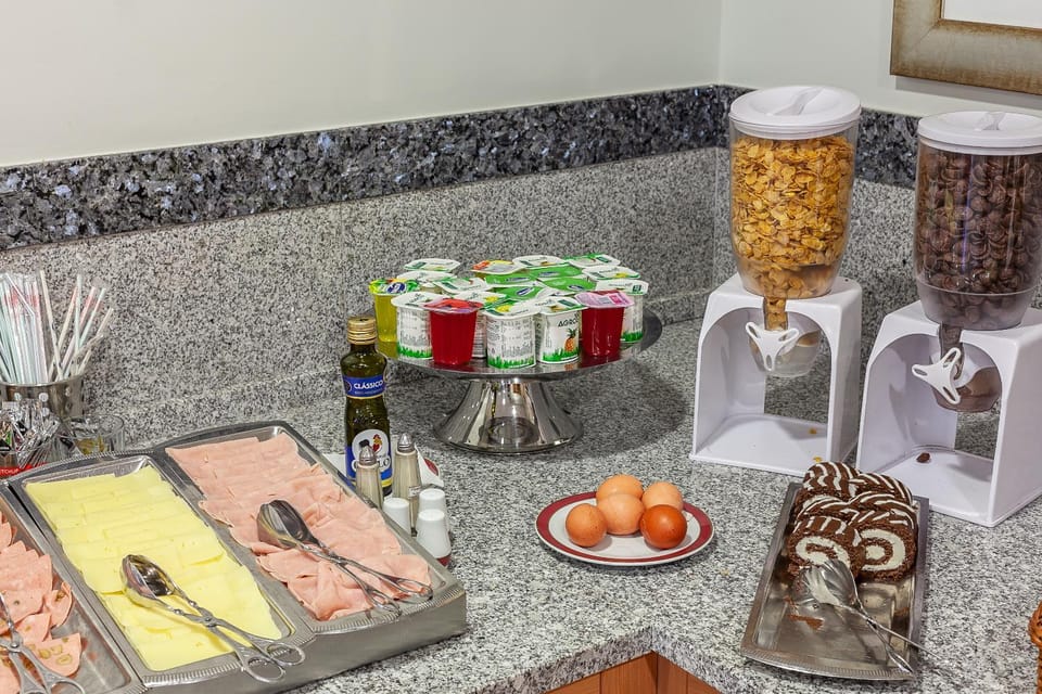 Continental breakfast, Buffet breakfast