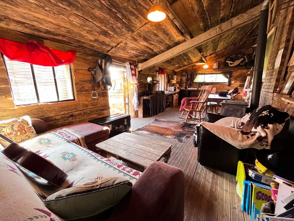 La Cabane Aux Loups Chalet in Île-de-France