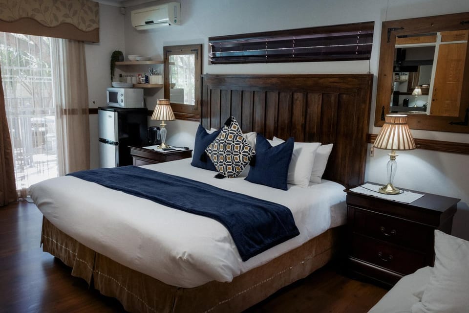Bed, Bedroom, air conditioner