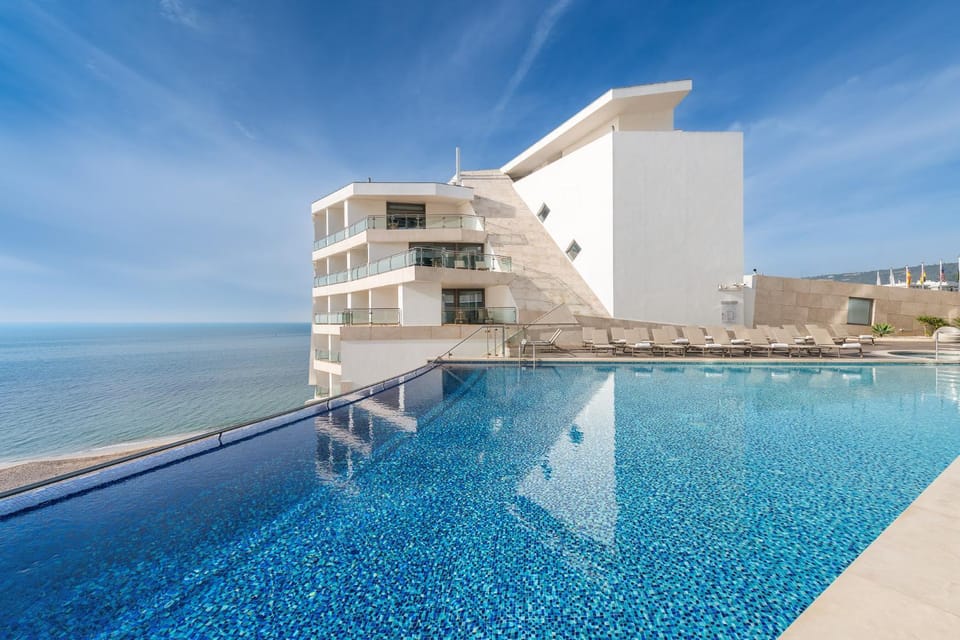 Beach, Sea view, Swimming pool, sunbed