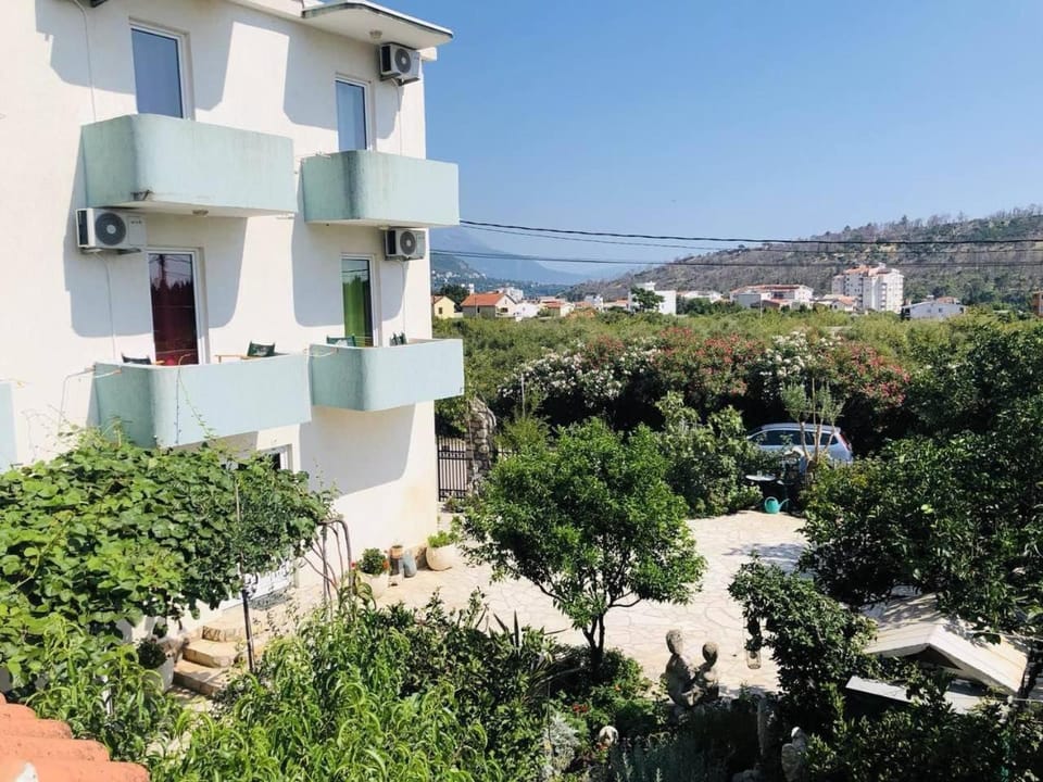 Inner courtyard view