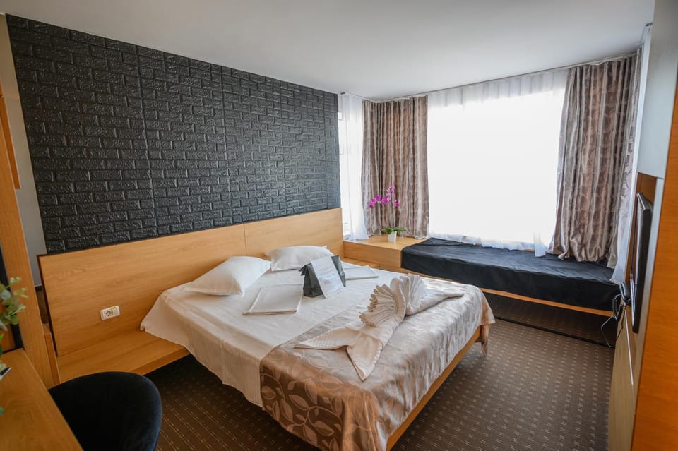 Complex Hotelier Steaua de Mare - Hotel Delfinul Hotel in Eforie Nord