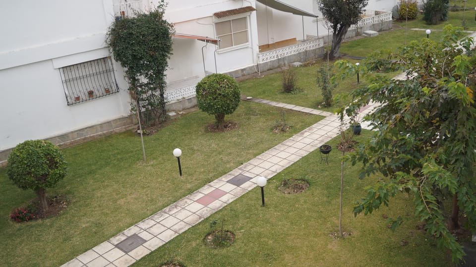 Balcony/Terrace, Garden view