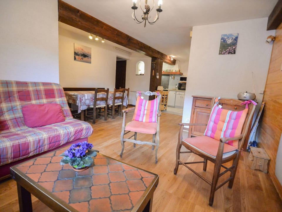 Appartement 2 pièces pour 5 personnes, Exposition Sud-Ouest, Animaux acceptés - FR-1-263-161 Apartment in Auvergne-Rhône-Alpes