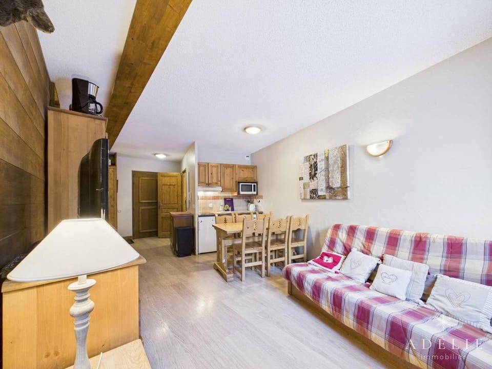 Appartement 2 pièces cabine - Centre station, Wifi gratuit, proche remontées mécaniques et garderie - FR-1-398-507 Cabin in Montvalezan