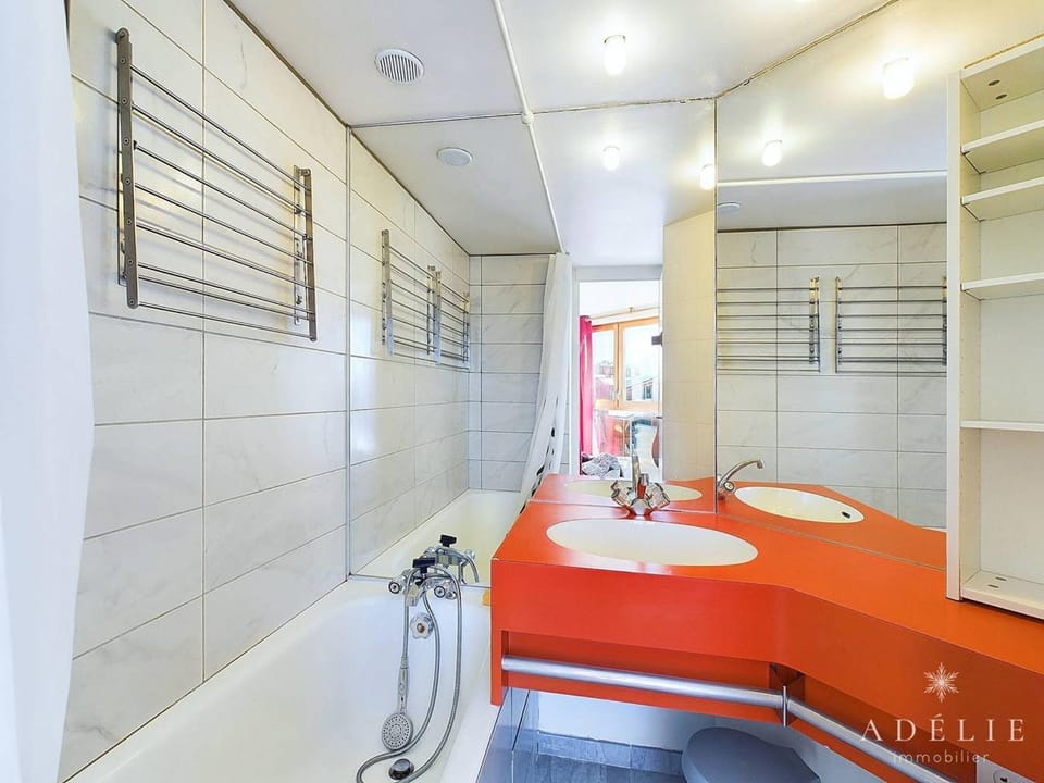 Charmant 2P avec Parking, Balcon, près des Pistes et Commerces à Montvalezan - FR-1-398-509 Apartment in Montvalezan