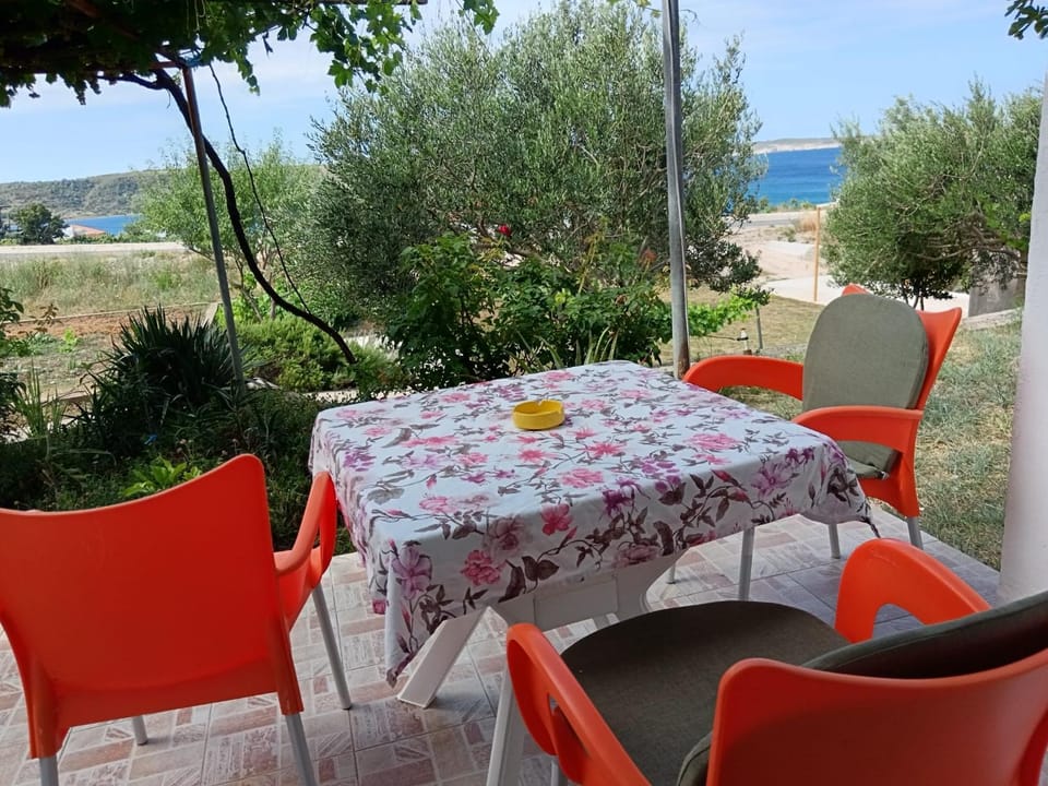 Apartment Josip -Tomic Apartment in Zadar County