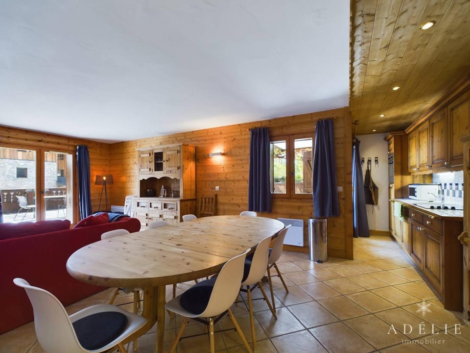 Superbe 4 pièces à Montvalezan avec terrasse SE, proche pistes et commerces, parking inclus Apartment in Montvalezan
