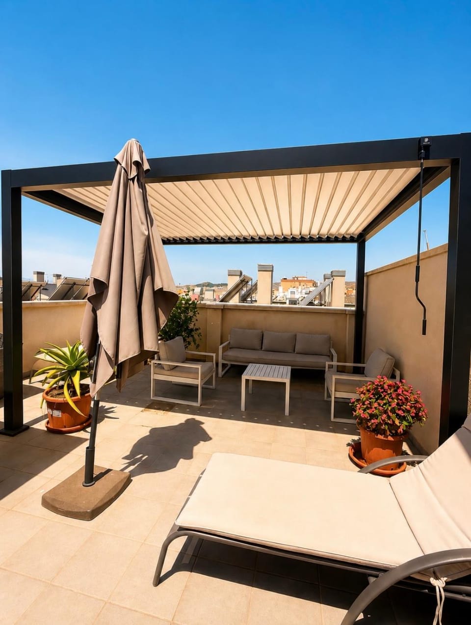Balcony/Terrace, sunbed