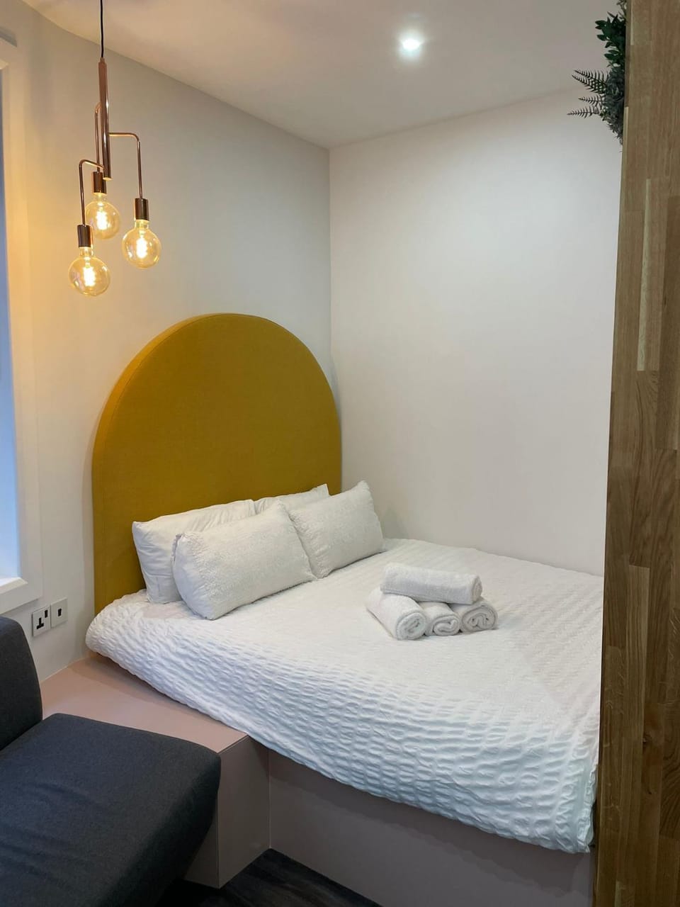 Bed, Internal: Not applicable to any particular room