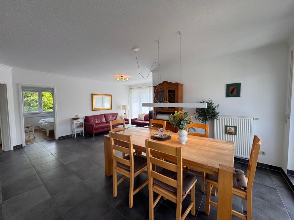 Seating area, Dining area