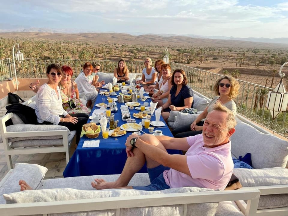 Patio, Day, People, Natural landscape, View (from property/room), Balcony/Terrace, Food and drinks, Dining area, Drinks, group of guests
