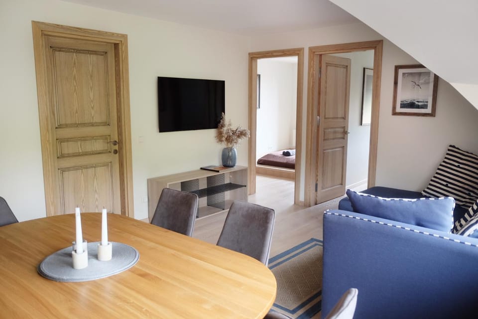 TV and multimedia, Seating area