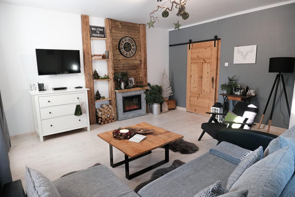 Apartament Sudecki nad zalewem miedzy Karpaczem a Szklarską Porębą z własnym ogrodem Apartment in Lower Silesian Voivodeship