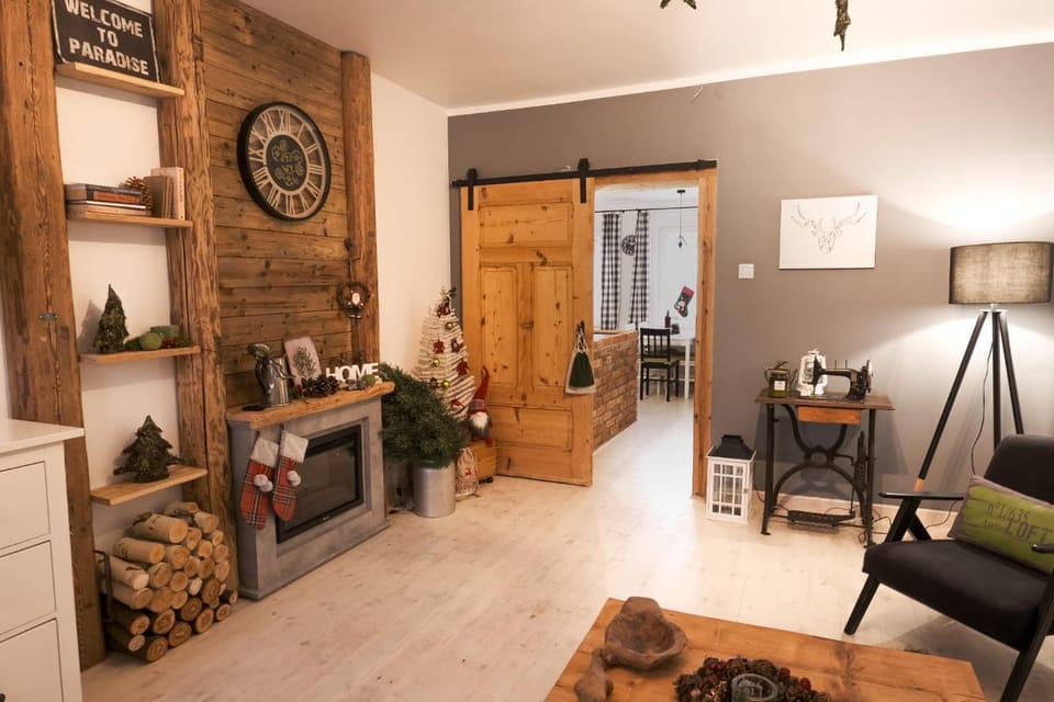 Apartament Sudecki nad zalewem miedzy Karpaczem a Szklarską Porębą z własnym ogrodem Apartment in Lower Silesian Voivodeship