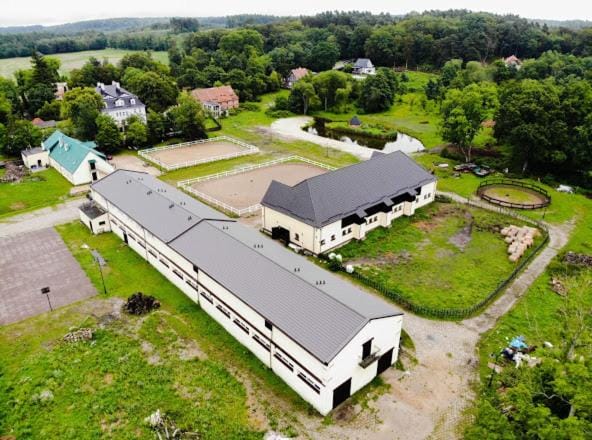 Rancho Ulinia koło Łeby Farm Stay in Pomeranian Voivodeship