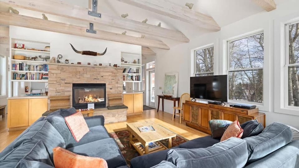 Mountain Treetop House in Red Lodge