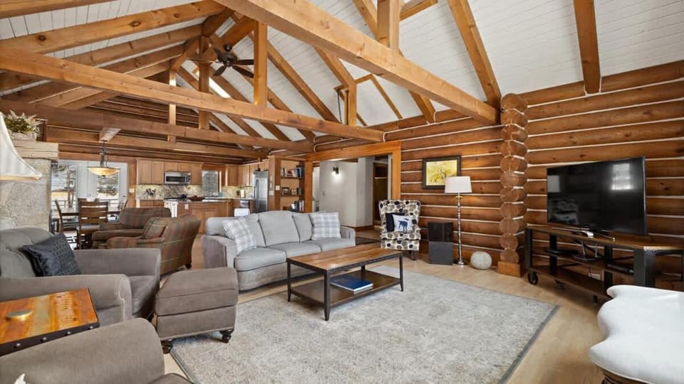 Grizzly Peak Cabin Cabin in Montana