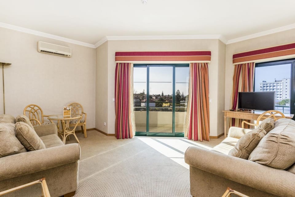 View (from property/room), Living room, Photo of the whole room, Decorative detail