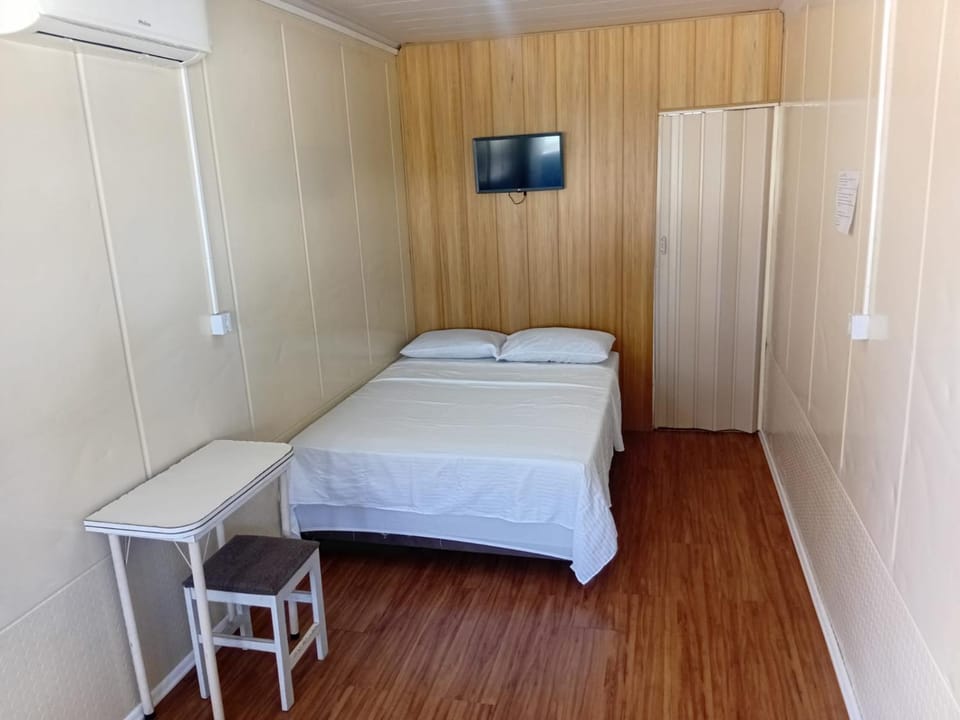 Bed, TV and multimedia, Bedroom, air conditioner