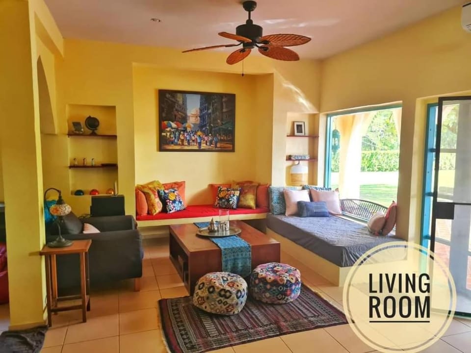 Living room, Seating area