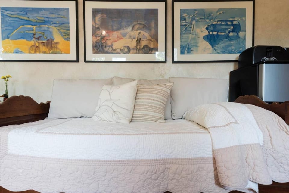 Tiny Tasteful 1 - Downtown Apartment in Austin