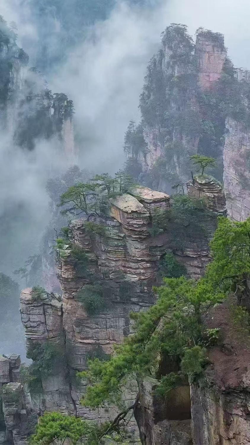 Nearby landmark, Day, Natural landscape, Mountain view