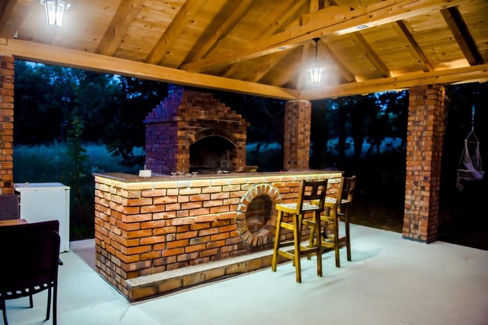 Night, BBQ facilities