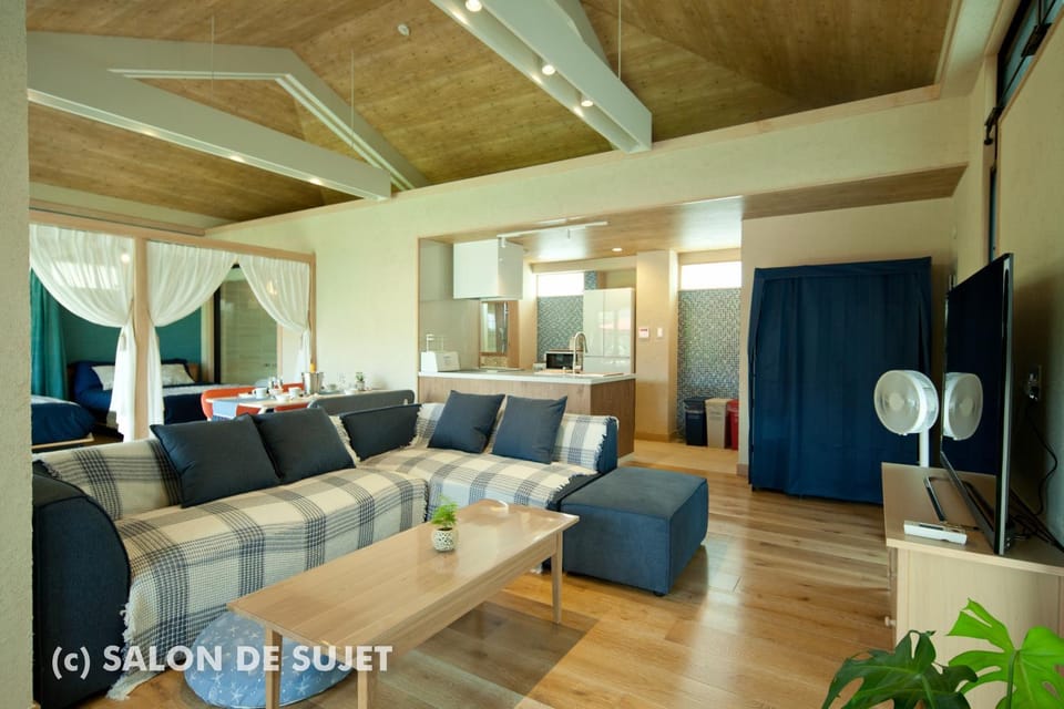 TV and multimedia, Kitchen or kitchenette, Living room, Dining area