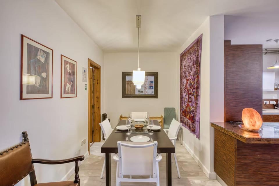 Central + Bright Apartment in St. Julians Apartment in Saint Julians