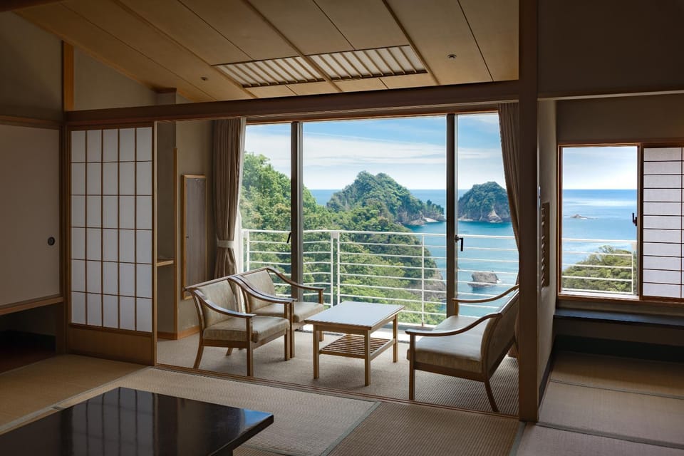 Dogashima New Ginsui Ryokan in Shizuoka Prefecture
