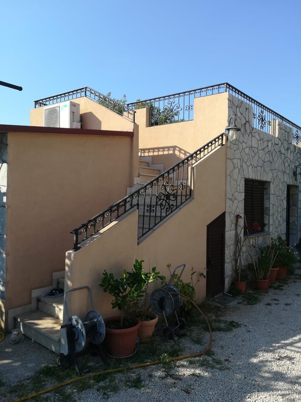 Facade/entrance