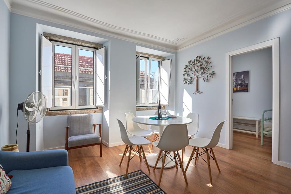 Elegant Riverview Apartment in Historical Lisbon Apartment in Lisbon