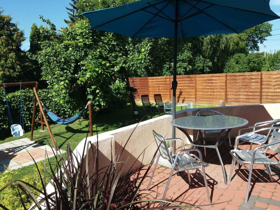 Garden, Garden, Balcony/Terrace, Balcony/Terrace, Seating area, Garden view, sunbed