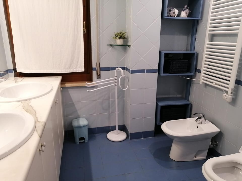 Bathroom, bidet