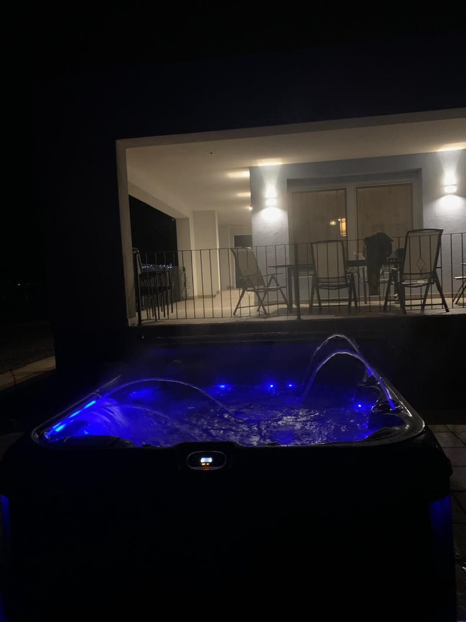 Night, Hot Tub